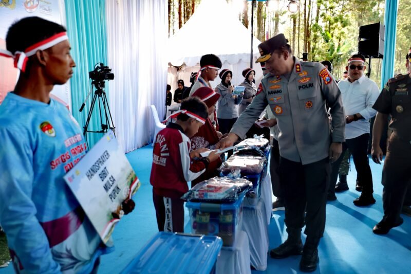 Dukung Swasembada Pangan, Polda Jatim dan Petani Tanam Bawang Putih Serentak