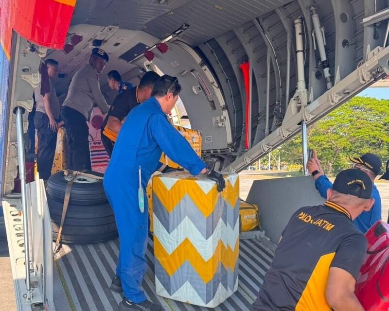 Polri Kembali Salurkan Bantuan Kemanusiaan Warga Terdampak Gempa NTT