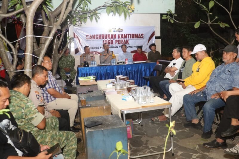 Cangkrukan Kamtibmas Jogo Perak, Kapolres Tanjung Perak Perkuat Kolaborasi Jaga Surabaya Aman
