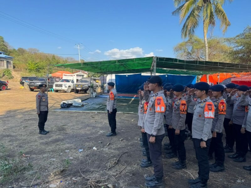 Brimob Pasang Wi-Fi Gratis di Posko Barangkolong, Bantu Warga Terdampak Gempa Tetap Terhubung