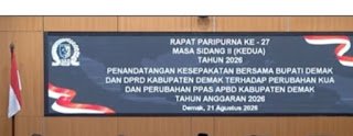 Keterangan foto:
Ketua DPRD Kabupaten Demak H. Zayinul Fata, SE memimpin Rapat Paripurna ke-26 dan ke-27 Masa Sidang II Tahun 2026 dengan agenda penandatanganan kesepakatan KUA-PPAS APBD 2027 serta Perubahan KUA-PPAS APBD 2026.