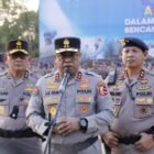 Keterangan Foto:
Wakapolri Komjen Pol. Dedi Prasetyo memimpin apel gelar pasukan kesiapan Polri menghadapi bencana dan konflik sosial di Lapangan Satlat Brimob Cikeas, Jawa Barat, Senin (7/9/2026).