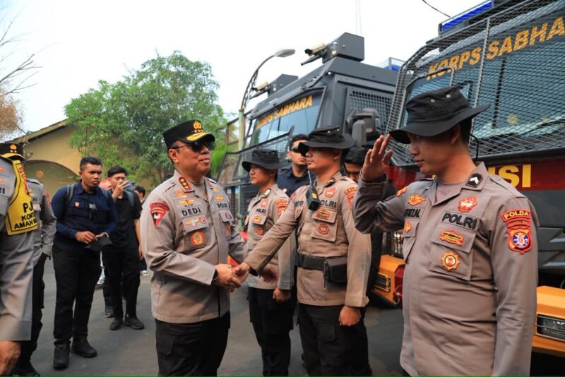 Wakapolri Komjen Pol. Dedi Prasetyo meninjau Posko Induk Penanganan Karhutla Polda Kalimantan Tengah sekaligus mengecek kesiapan personel, teknologi dan sarana pemadaman karhutla di Palangka Raya.