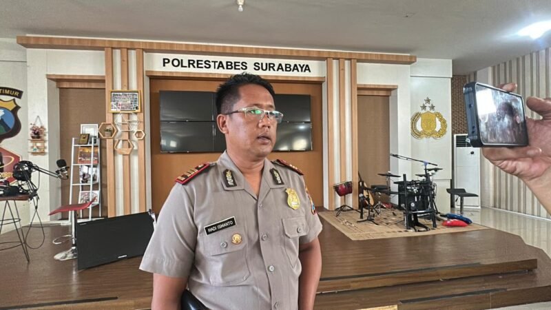 Flyer Promosi dengan Visual Menyerupai Atribut Polri Dibuat Menggunakan AI, Polrestabes Surabaya Lakukan Pendalaman