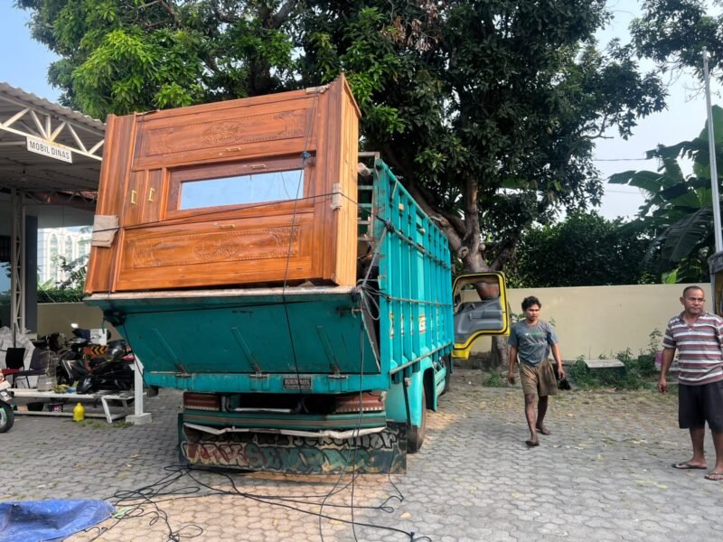 Polsek Gununganyar Tindak Lanjuti Aduan Warga, Amankan Truk Angkut 8 Motor Tanpa Dokumen Foto: M.ROSIT/ISTIMEWA 