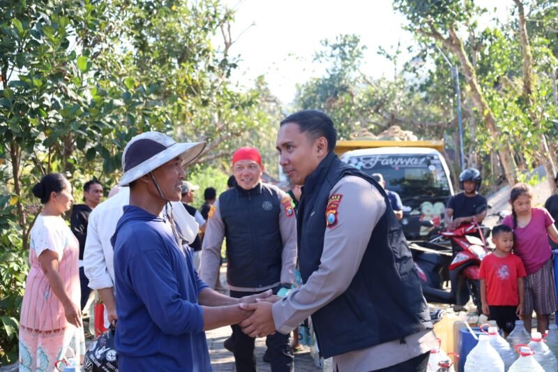Patroli Gentong Polres Trenggalek Kembali Salurkan Bantuan Air Bersih