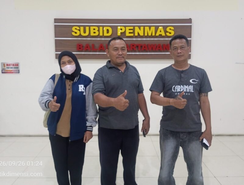 Fujianto didampingi pendamping hukum saat melaporkan dugaan penganiayaan yang melibatkan terlapor berinisial SA ke SPKT Polda Jawa Tengah, Sabtu (26/9/2026).
