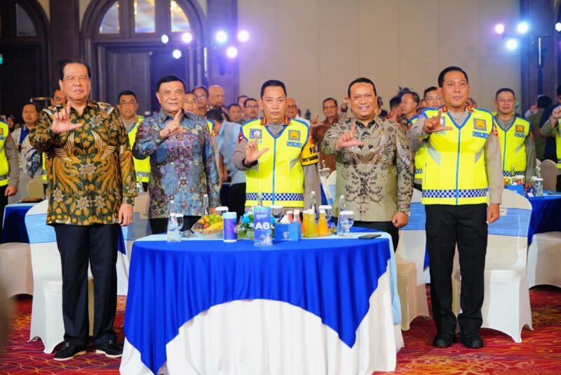 Kapolri Jenderal Polisi Listyo Sigit Prabowo meluncurkan STNK Digital dan sistem pembayaran denda tilang terintegrasi dalam rangka Hari Lalu Lintas Bhayangkara ke-71 Tahun 2026 di Jakarta
