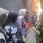 Dirreskrimum PPA-PPO Polda Jatim Kombes Pol Ganis Setyaningrum bersama Kanit PPA Polresta Malang Kota Iptu Khusnul Khotimah mengunjungi korban dugaan kekerasan siswa SMP Negeri 18 Kota Malang untuk memastikan pendampingan dan pemulihan korban, Sabtu (26/9/2026).