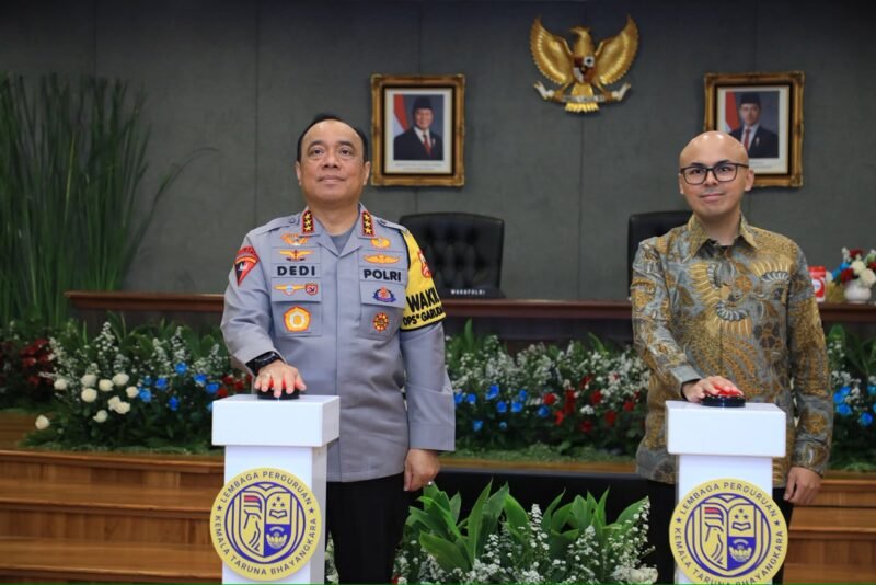 Wakapolri Komjen Pol. Dedi Prasetyo bersama jajaran saat launching Sistem Penerimaan Murid Baru (SPMB) Angkatan Ketiga SMA Kemala Taruna Bhayangkara (SMA KTB) di Mabes Polri, Jakarta, Senin (28/9/2026).