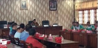 foto: Ketua DPRD Demak H. Zayinul Fata saat menerima audiensi FSPKEP Demak di Gedung DPRD Demak.