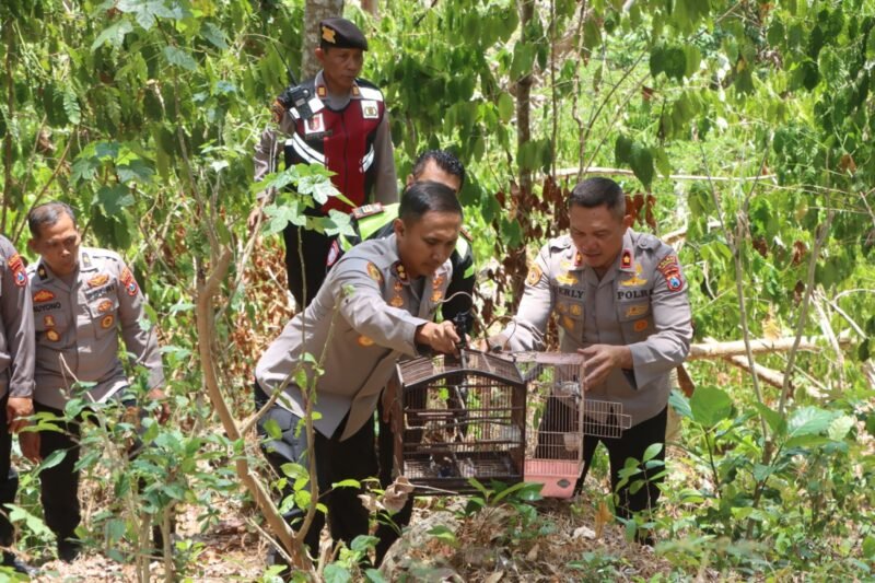 Aksi Ecology Policing Polres Trenggalek Selamatkan Sumber Mata Air Atasi Kekeringan