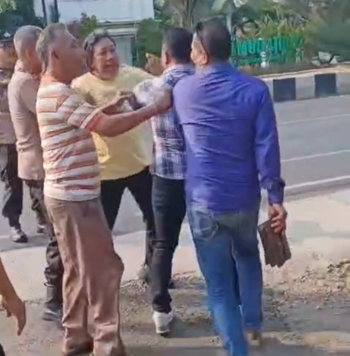 Di Duga Oknum AMPB Intimidasi Wartawan Saat Mengawal Prapid H Utomo