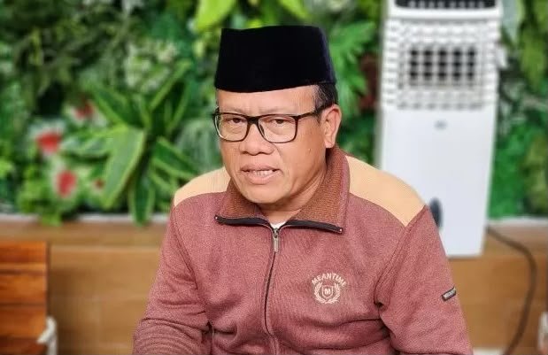 Ketua Indonesia Police Watch (IPW) mendorong Kapolri Jenderal Polisi Suyudi Ario Seto memperkuat pemberantasan narkoba dan pembenahan internal Polri.
