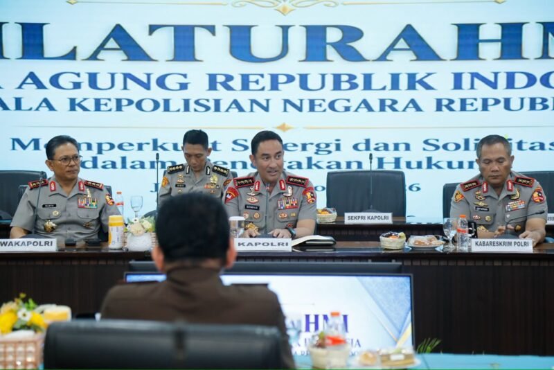 Kapolri Jenderal Polisi Suyudi Ario Seto saat bersilaturahmi dengan Jaksa Agung ST Burhanuddin di Kejaksaan Agung RI, Jakarta, Rabu (14/10/2026).