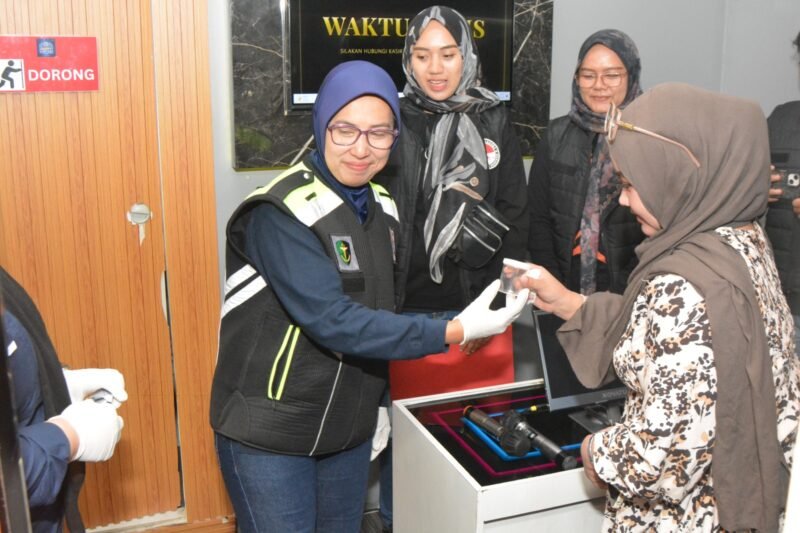 Tim gabungan Polres Bondowoso melakukan razia di tempat hiburan malam dan tes urine terhadap pengunjung sebagai upaya mencegah peredaran narkoba.