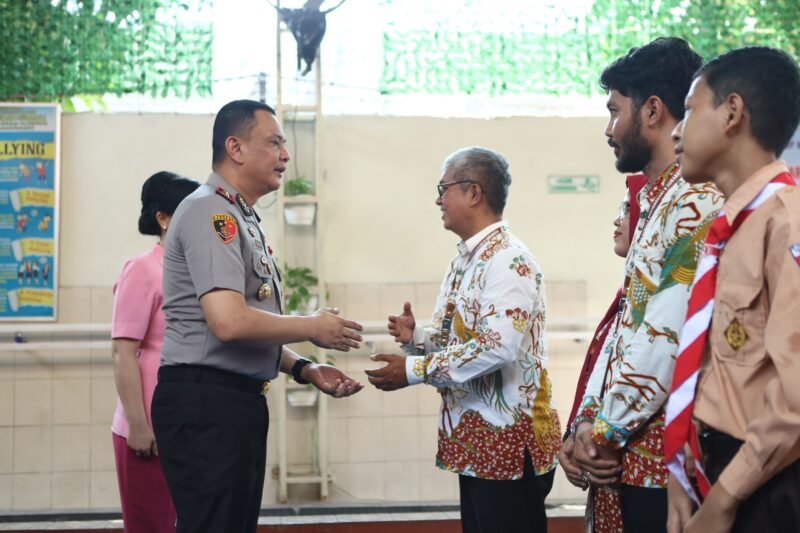 Perkuat Karakter Siswa dan Cegah Bullying, Kapolres Pelabuhan Tanjung Perak Sambangi SMP Kemala Bhayangkari 8