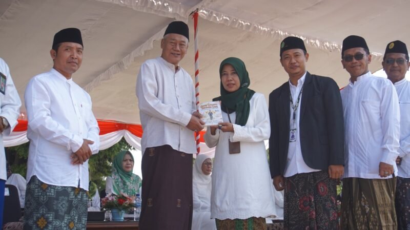 16.630 Peserta Padati Alun-Alun Tuban, Hari Santri 2026 Kobarkan Semangat Menuju Indonesia Emas