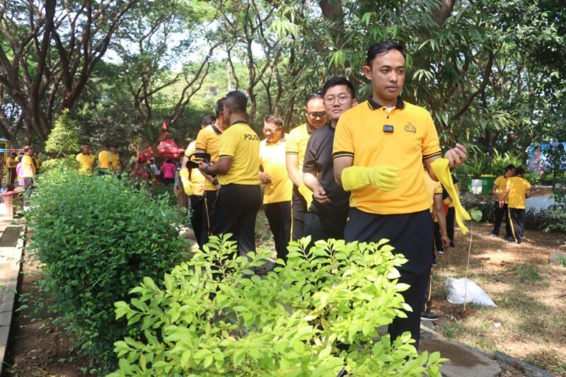 Green Policing, Polres Pasuruan Ajak Masyarakat Jaga Kelestarian Lingkungan di Hutan Kota Bangil