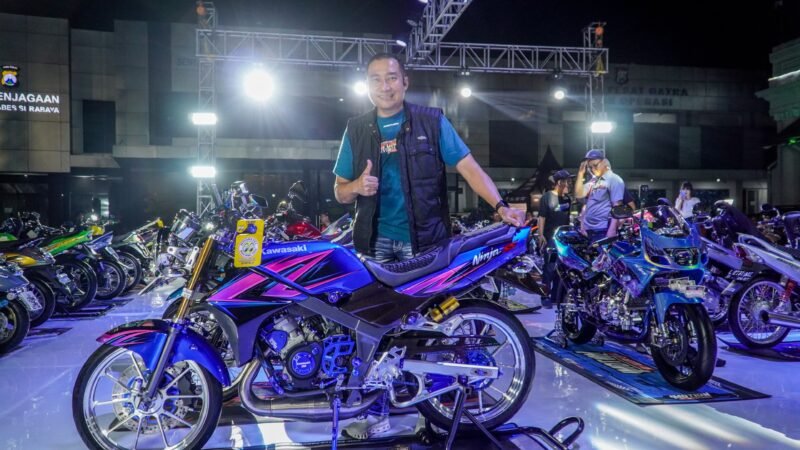 Wakapolrestabes Surabaya AKBP Rosyid Hartanto saat menghadiri ajang Hoofdbureau City Night Race – Kapolrestabes Surabaya Cup 2026, Sabtu (24/10/2026).
