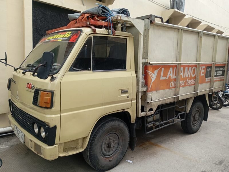 Tim URC Jaka Tingkir Satreskrim Polres Lamongan mengamankan tersangka pencurian truk beserta kendaraan hasil curian di wilayah Kabupaten Blora, Jawa Tengah.