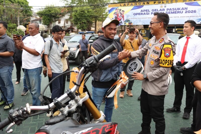 Polres Malang mengembalikan sejumlah barang hasil pengungkapan Operasi Sikat Semeru 2026 kepada para pemiliknya, termasuk sepeda motor dan handphone.