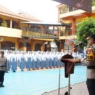 Polres Kediri melalui program Polisi Peduli Pendidikan (POLINDIK) memberikan edukasi kepada pelajar tentang pendidikan karakter, bahaya bullying, narkoba, kenakalan remaja, dan bijak bermedia sosial.